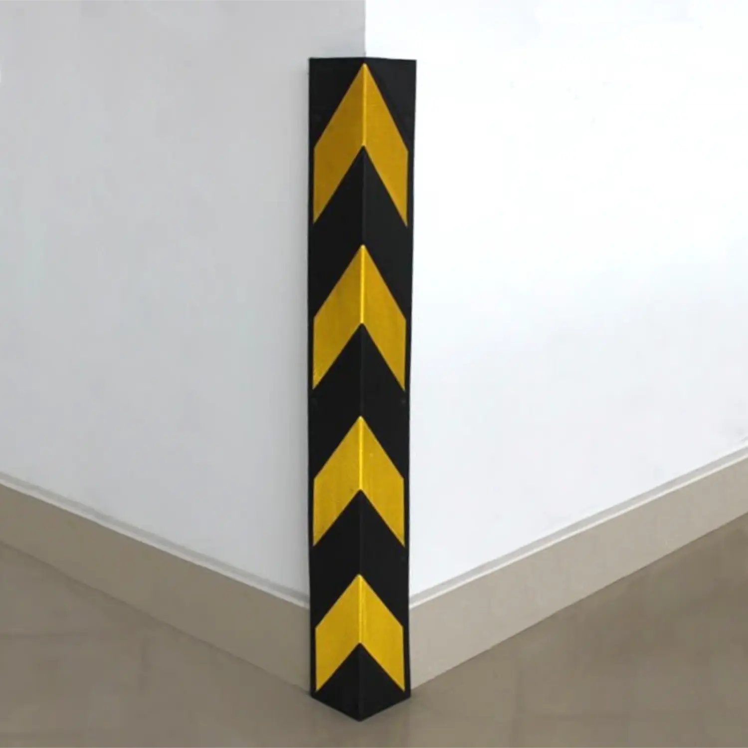Hjørnebeskytter 100×100×810 mm, PVC – svart - Image 2